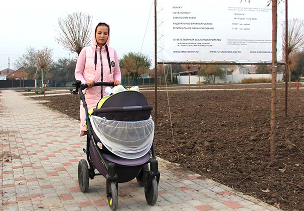 В Усть-Лабинске завершается благоустройство сквера в микрорайоне Поле чудес