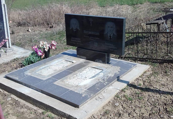 В Усть-Лабинском районе воруют надгробные плиты
