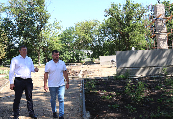 Глава муниципалитета побывал<br>на строящихся объектах в двух станицах района
