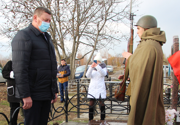 В Усть-Лабинске почтили память воинов, погибших в боевых действиях, чьи имена остались неизвестны