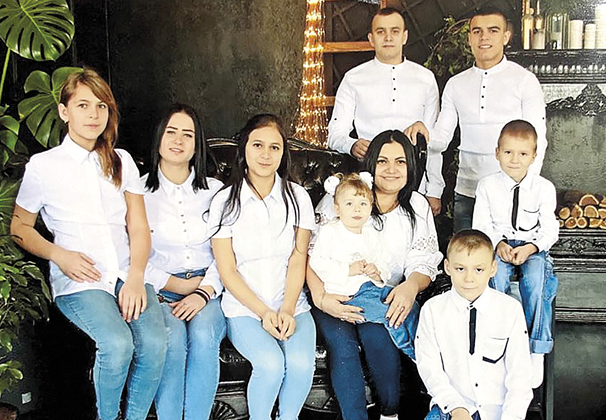 Многодетная мать из станицы Ладожской взяла под опеку девять детей