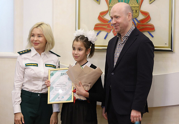 В Законодательном Собрании наградили лауреатов международной детско-юношеской Премии «Экология – дело каждого»