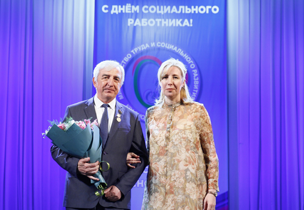 Вице-губернатор Анна Минькова вручила государственные награды соцработникам и специалистам центров занятости Кубани