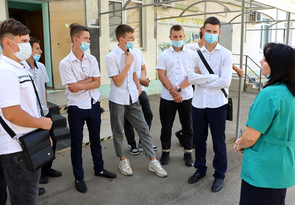Студенты ладожского техникума посетили кукурузокалибровочный завод