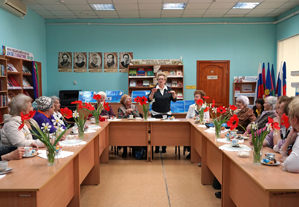 В городской библиотеке-филиале № 1 прошла встреча с бывшими малолетними узниками фашистских концлагерей