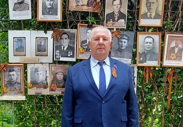 Депутат ЗСК Краснодарского края Владимир Зюзин поздравил земляков с Днем Победы