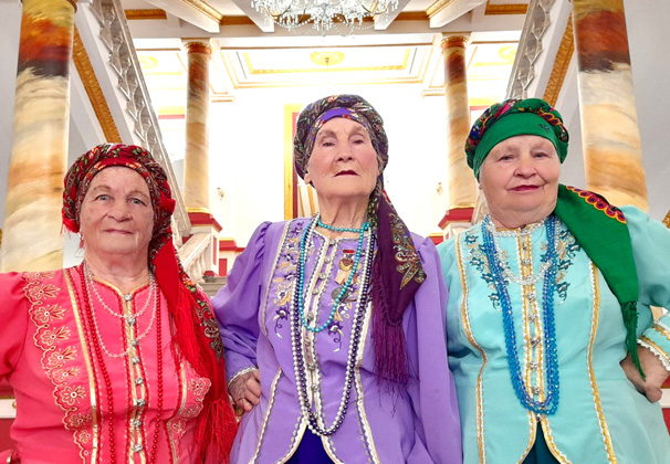 Три жемчужины - так ласково называют коллеги самых старших солисток хора «Кубанцы-Воронцы»