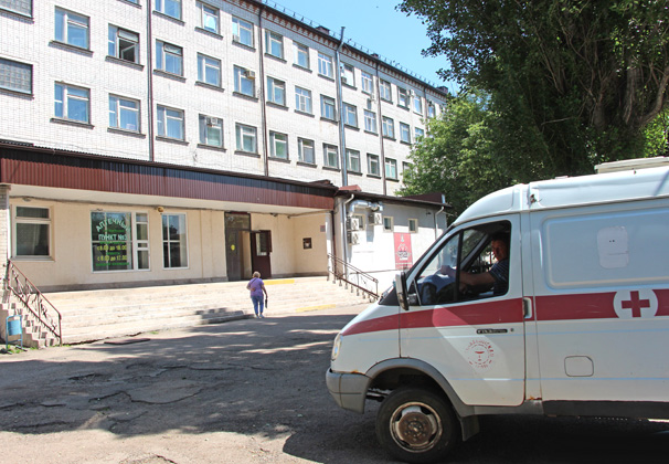 В Усть-Лабинской ЦРБ прокомментировали, почему в стационаре больницы ввели ограничительные меры