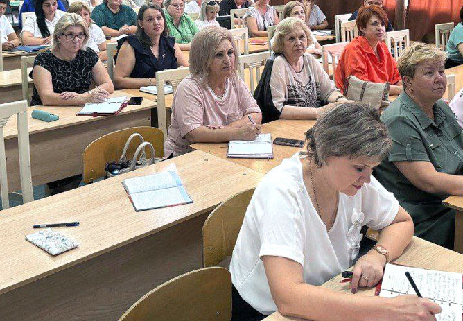 Руководители усть-лабинских школ стали участниками регионального совещания «Директорский четверг»