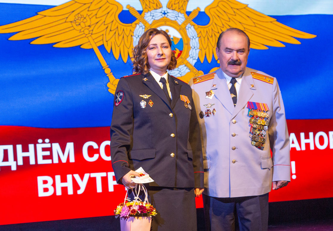 Полицейских районного ОМВД чествовали на сцене РДК «Кубань»