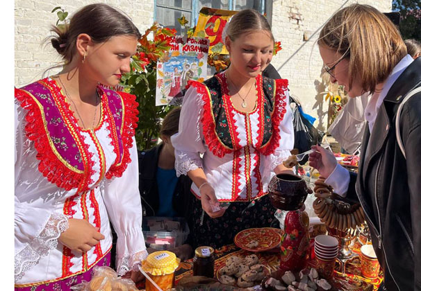 В городской школе № 36 прошла ежегодная осенняя ярмарка