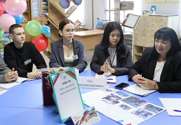 Александровские школьники на один день стали чиновниками