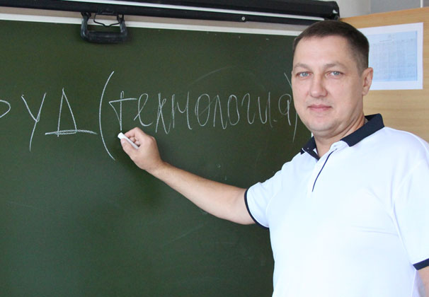 Владимир Мальков 18 лет служил в полиции, а с сентября преподает технологию в школе № 6